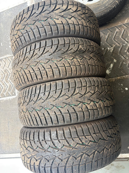4 pneus d hiver 255/55r20 toyo a l etat neuf