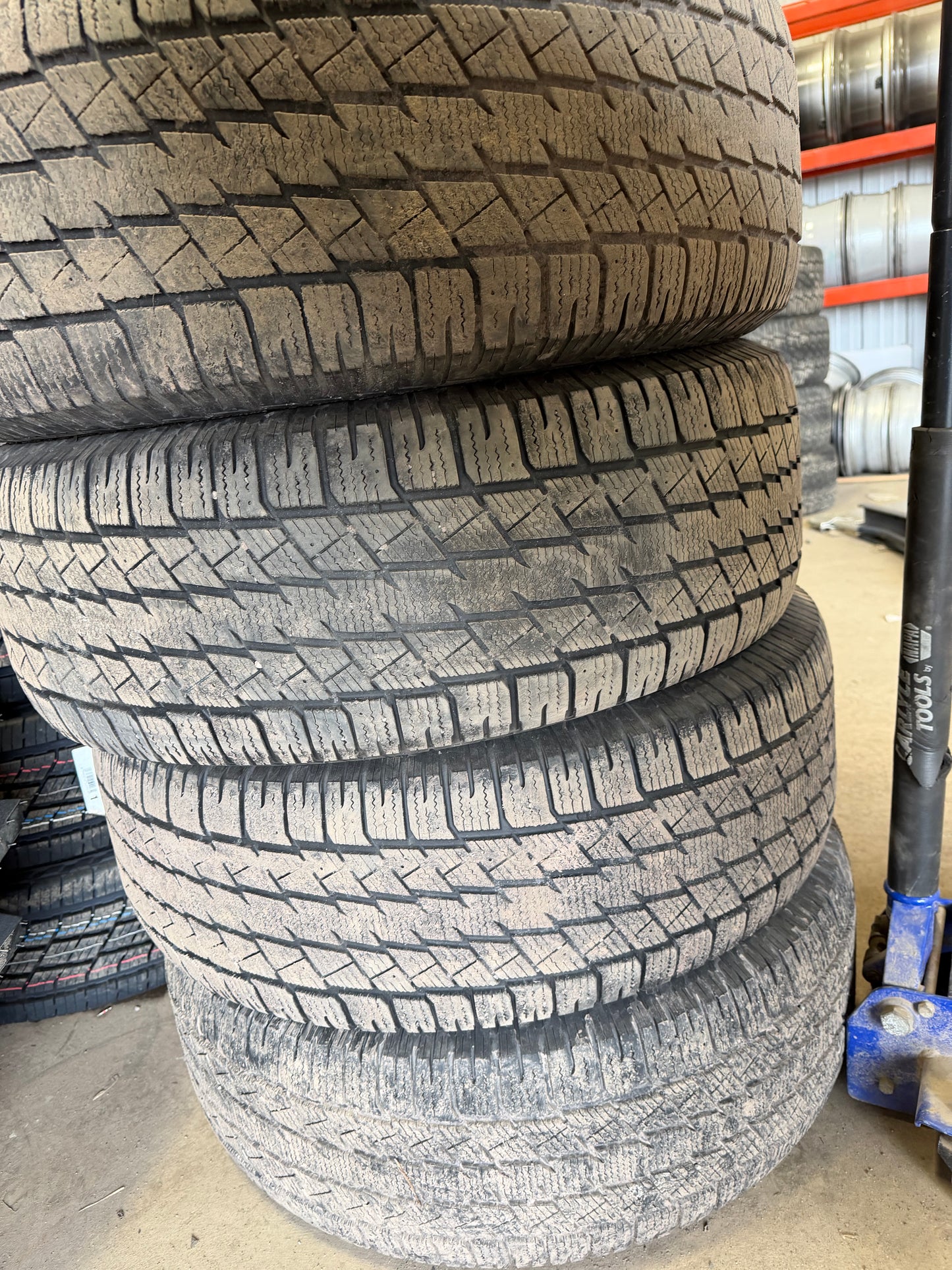 4 pneus d hiver 275/65r18 motomaster