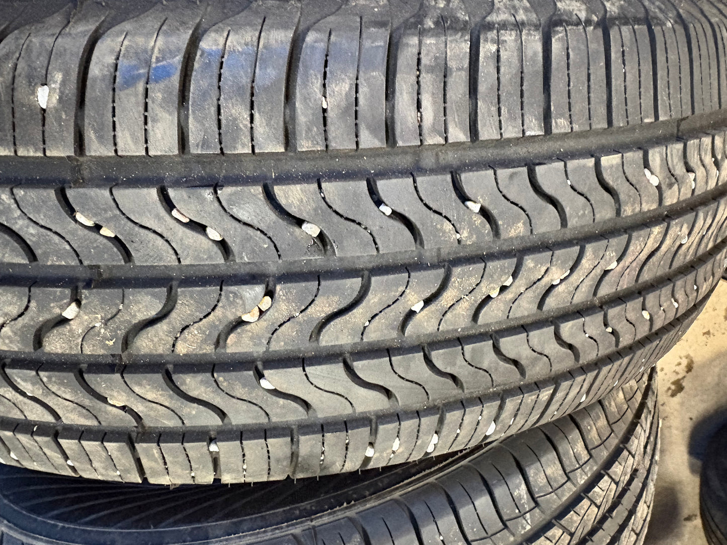 1 pneu d ete 225/60r18 firestone en bon état