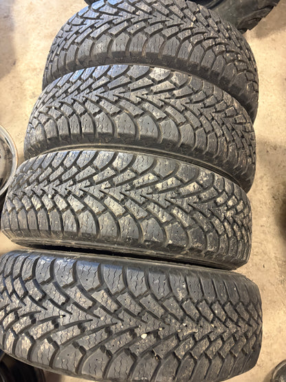 4 pneus d hiver 195/65r15 good year a l etat neufs