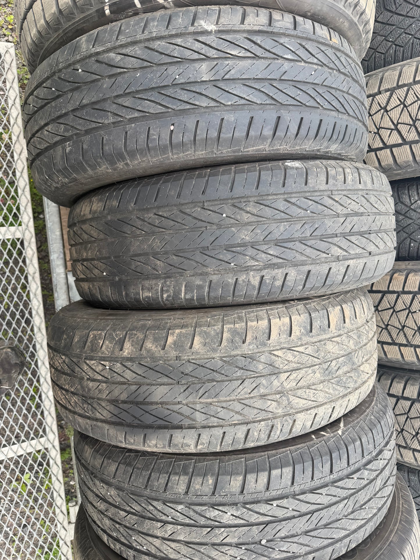 4 pneus d ete 235/65r17 rotalla en bon état