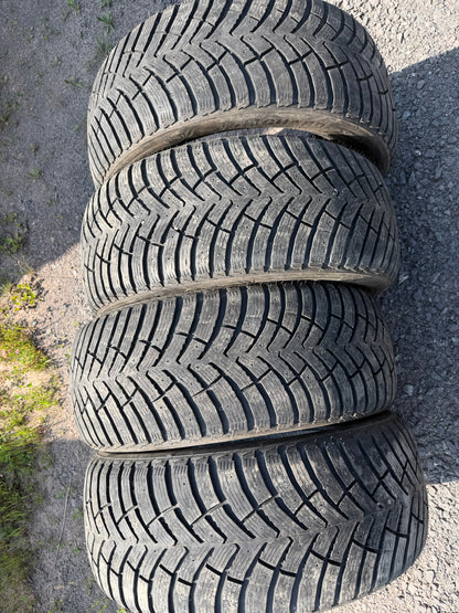 4 pneus d hiver 265/50r20 nexen a l état neuf