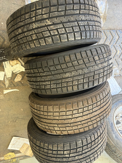 4 pneus d hiver neufs 225/40r18 Yokohama en liquidation