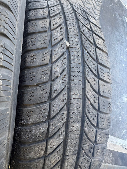 4 pneus d hiver 175/70r14 gt radial en bon état