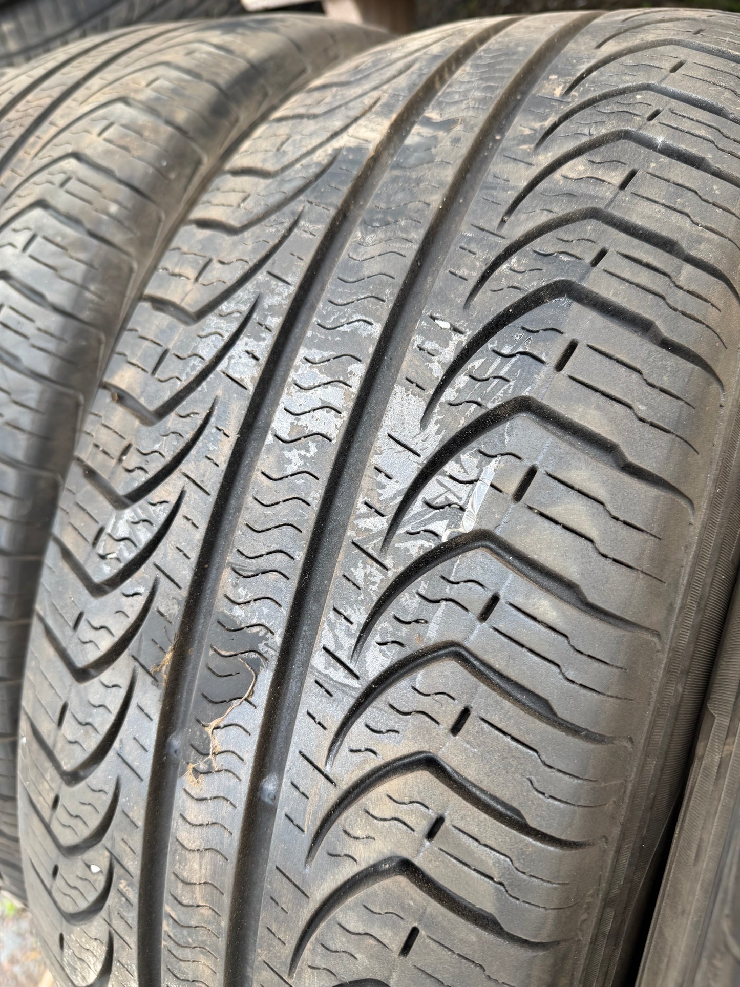 4 pneus d ete 225/60r17 pirelli en tres bon état
