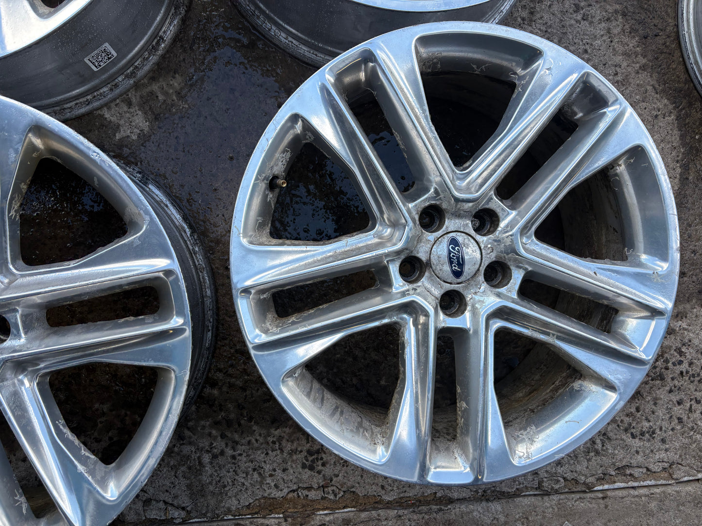 4 mags ford 20 pouces 5x114.3 avec valves tpms