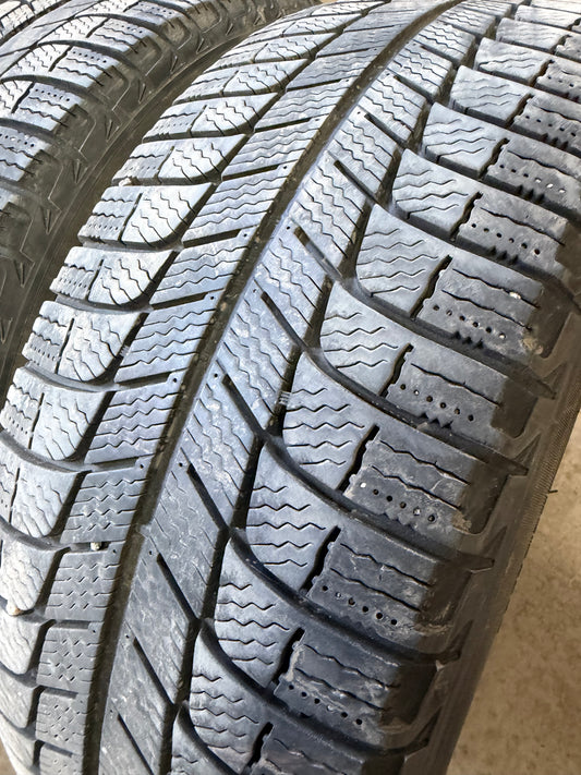 4 pneus d hiver 205/55r16 michelin en tres bon état
