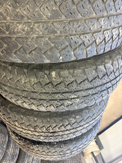 4 pneus d ete 255/70r18 bridgestone en bon etat