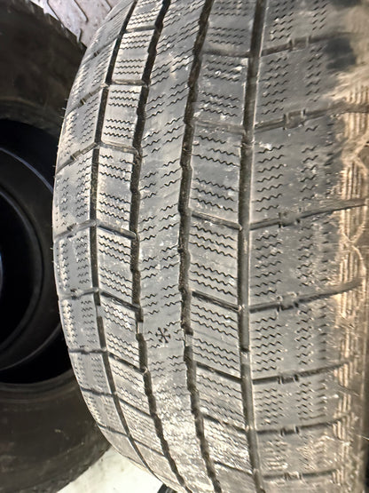 2 pneus d hiver 215/50r17 cantara