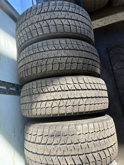 2 pneus hiver 225/40r18 et 2 pneus 255/35r18 Bridgestone a l état neuf