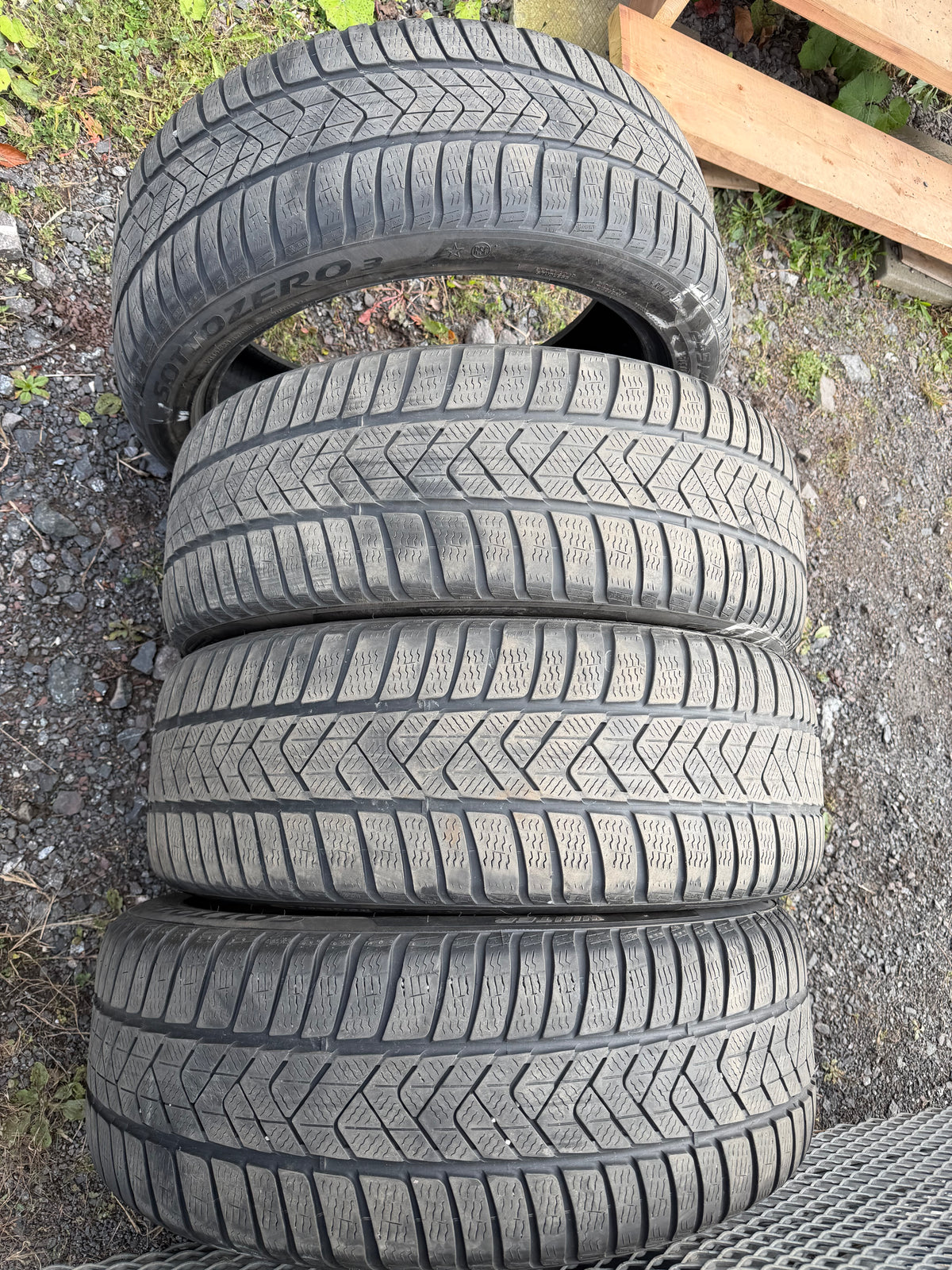 4 pneus d hiver 245/45r20 pirelli run flat