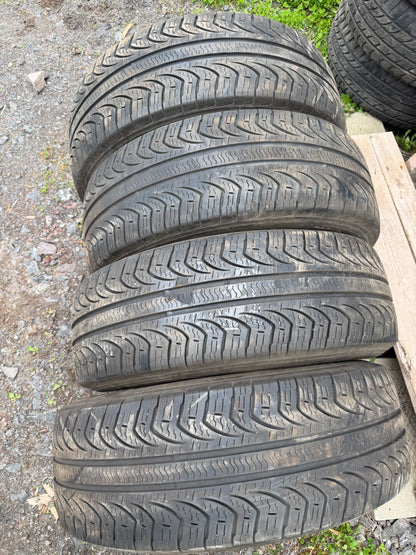 4 pneus d ete 225/60r17 pirelli en tres bon état