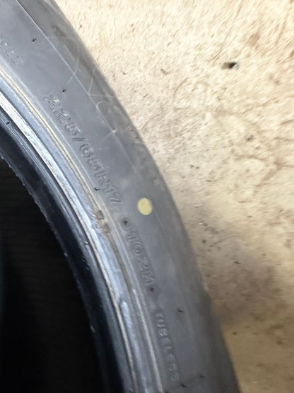 4 pneus d hiver 225/65r17 Bridgestone en bon état