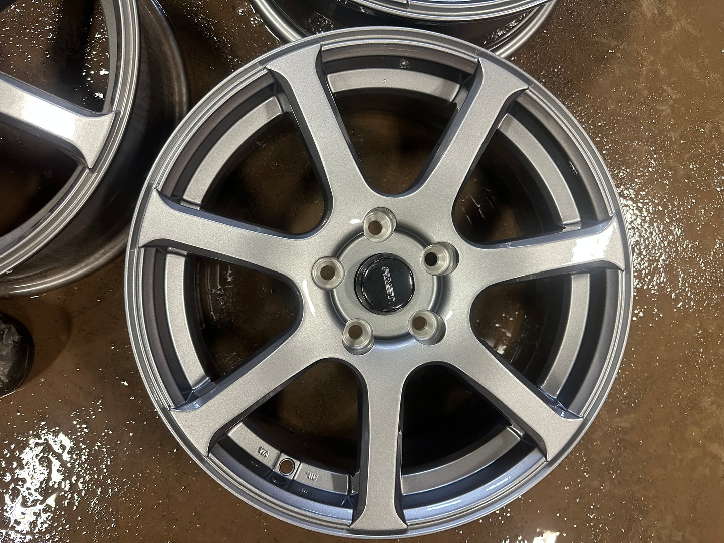 4 mags fast 17 pouces 5x114.3 neuf en liquidation
