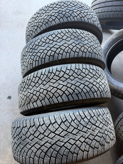 4 pneus d hiver 215/45r17 nokian en tres bon état