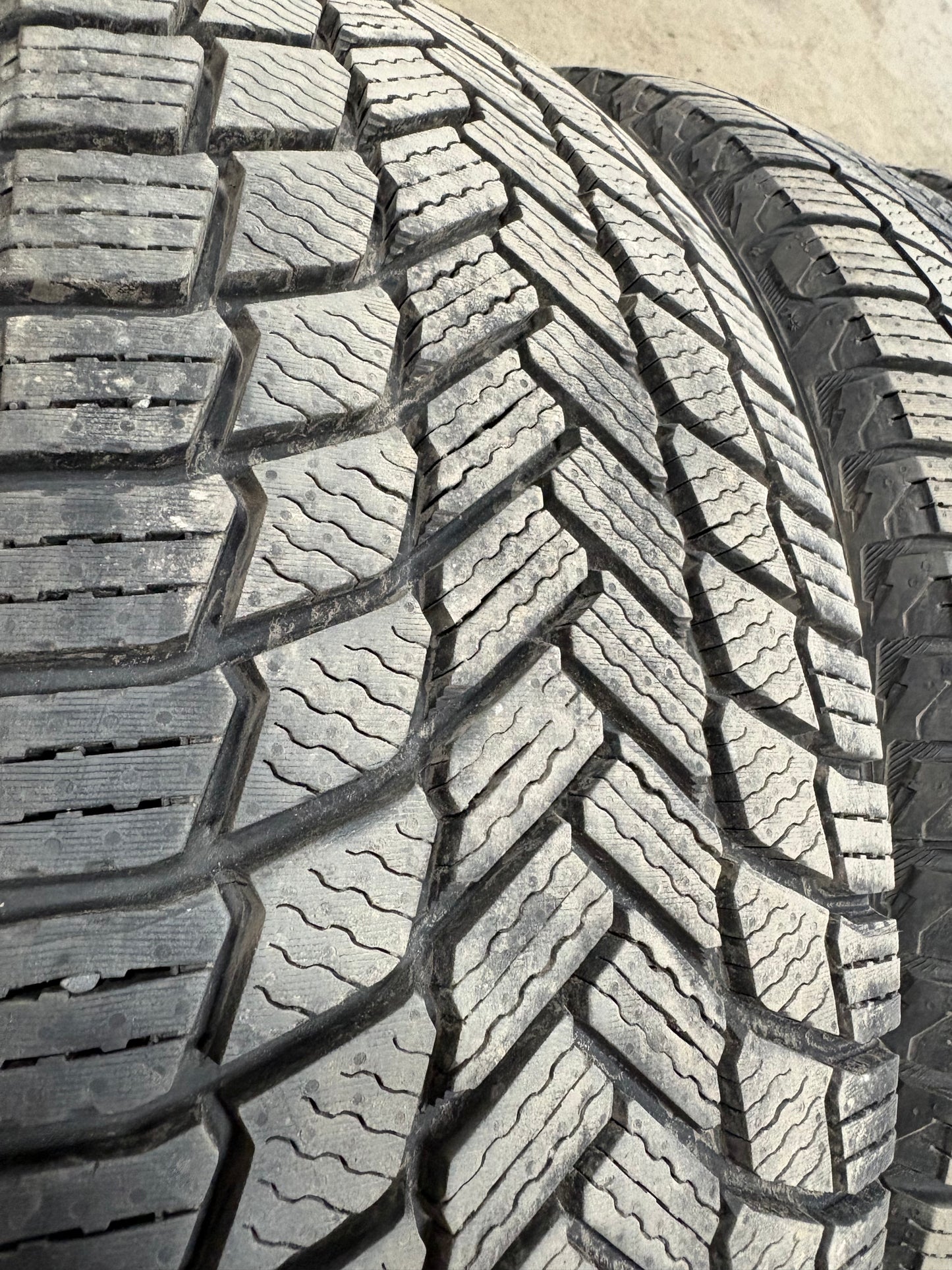 4 pneus d hiver 255/65r17 michelin a l etat neuf