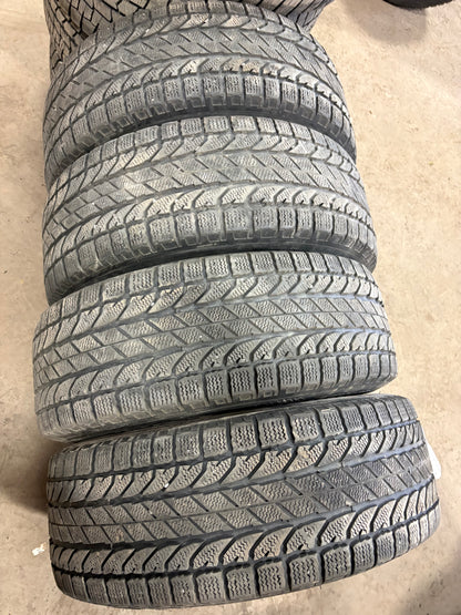 4 pneus d hiver 225/60r16 bf goodrich