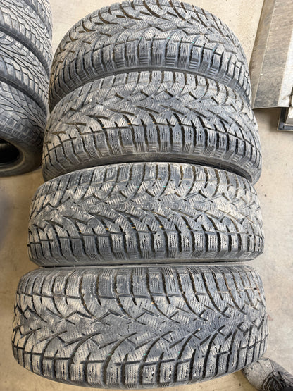 4 pneus d hiver 235/65r17 toyo a l etat neuf