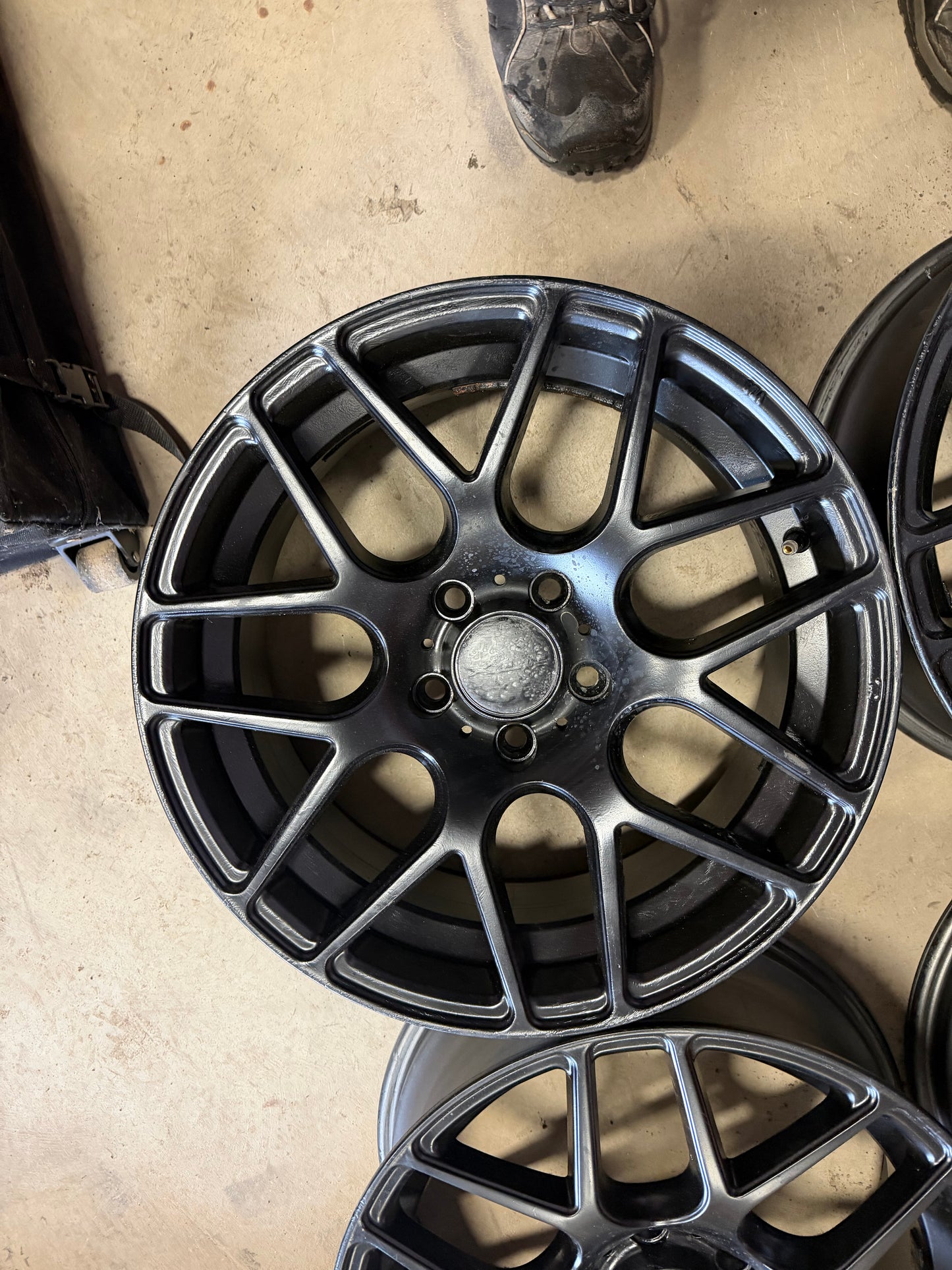 4 mags rtx 17 pouces 5x112 en bon état