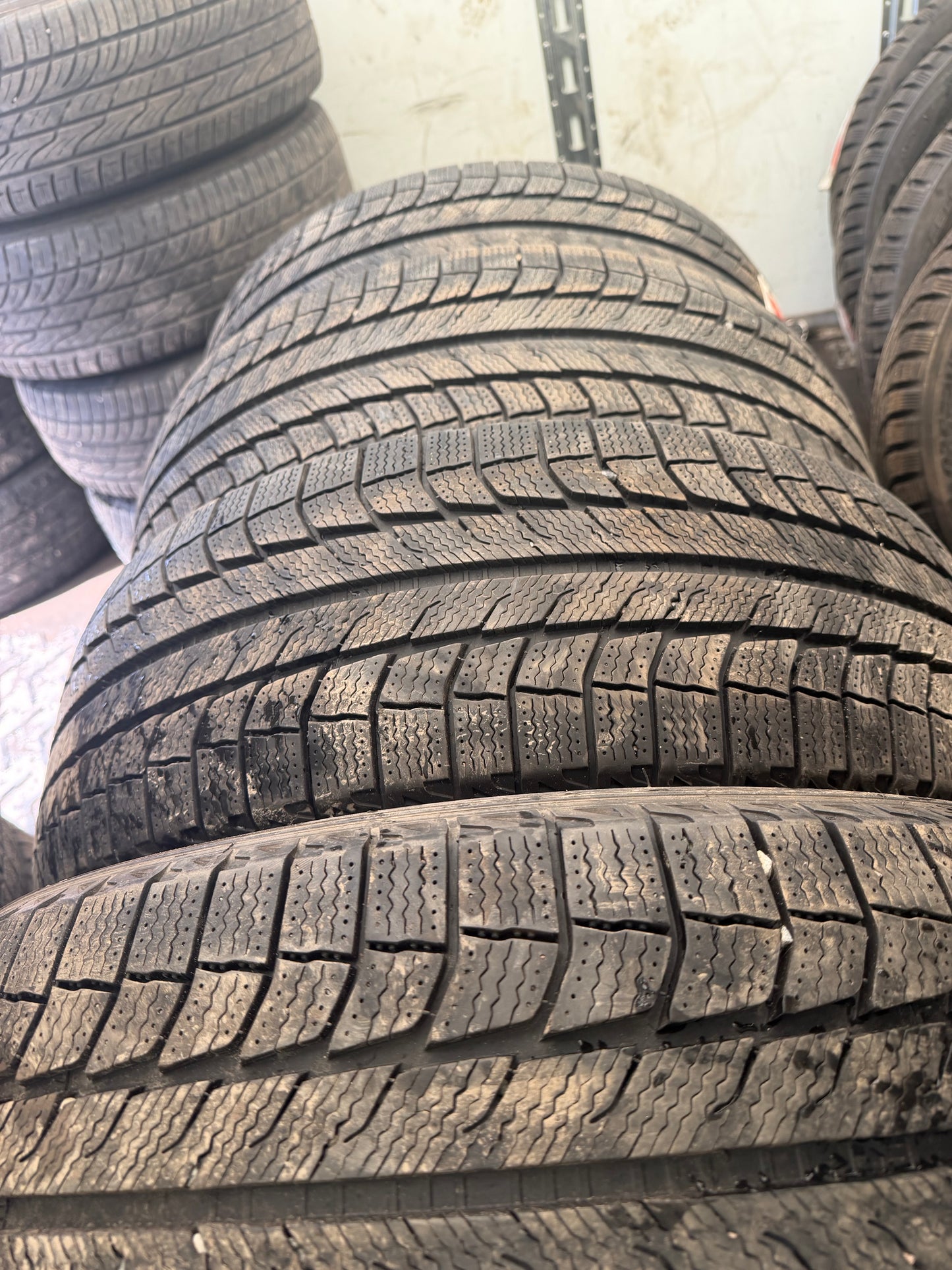 4 pneus d hiver 245/50r20 Michelin a l etat neuf