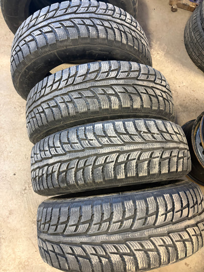 4 pneus d hiver 215/65r16 bf goodrich a l état neuf