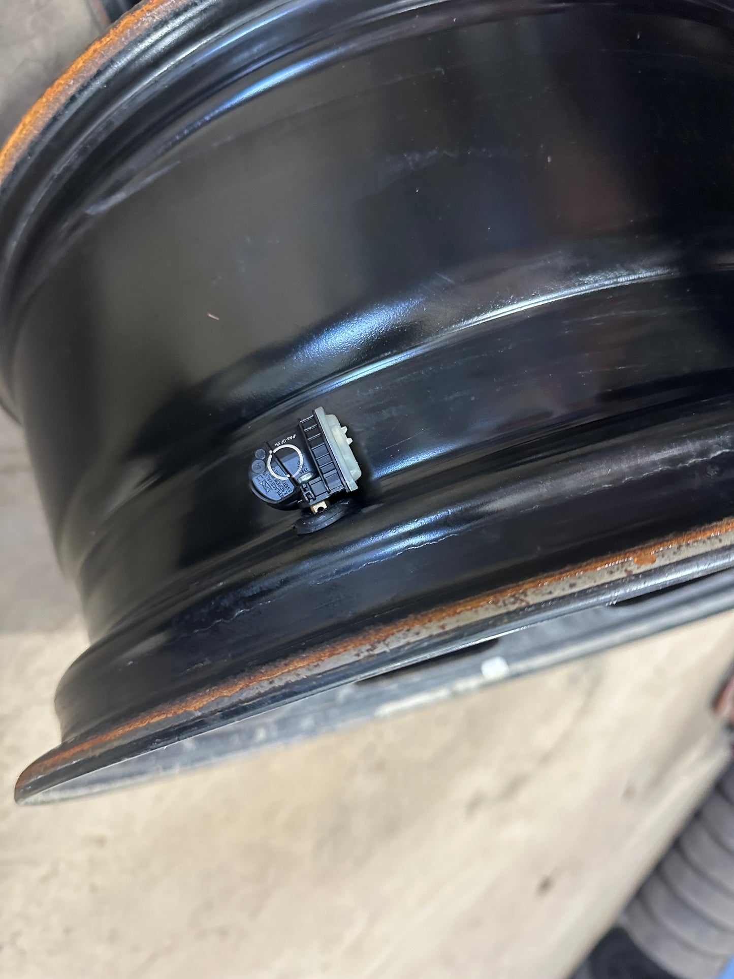 4 roues d acier 18 pouces ford 5x114.3 avec valves tpms