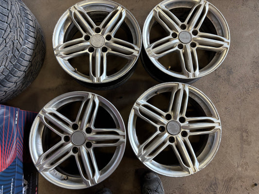 4 mags 16 pouces 5x112 en bon etat