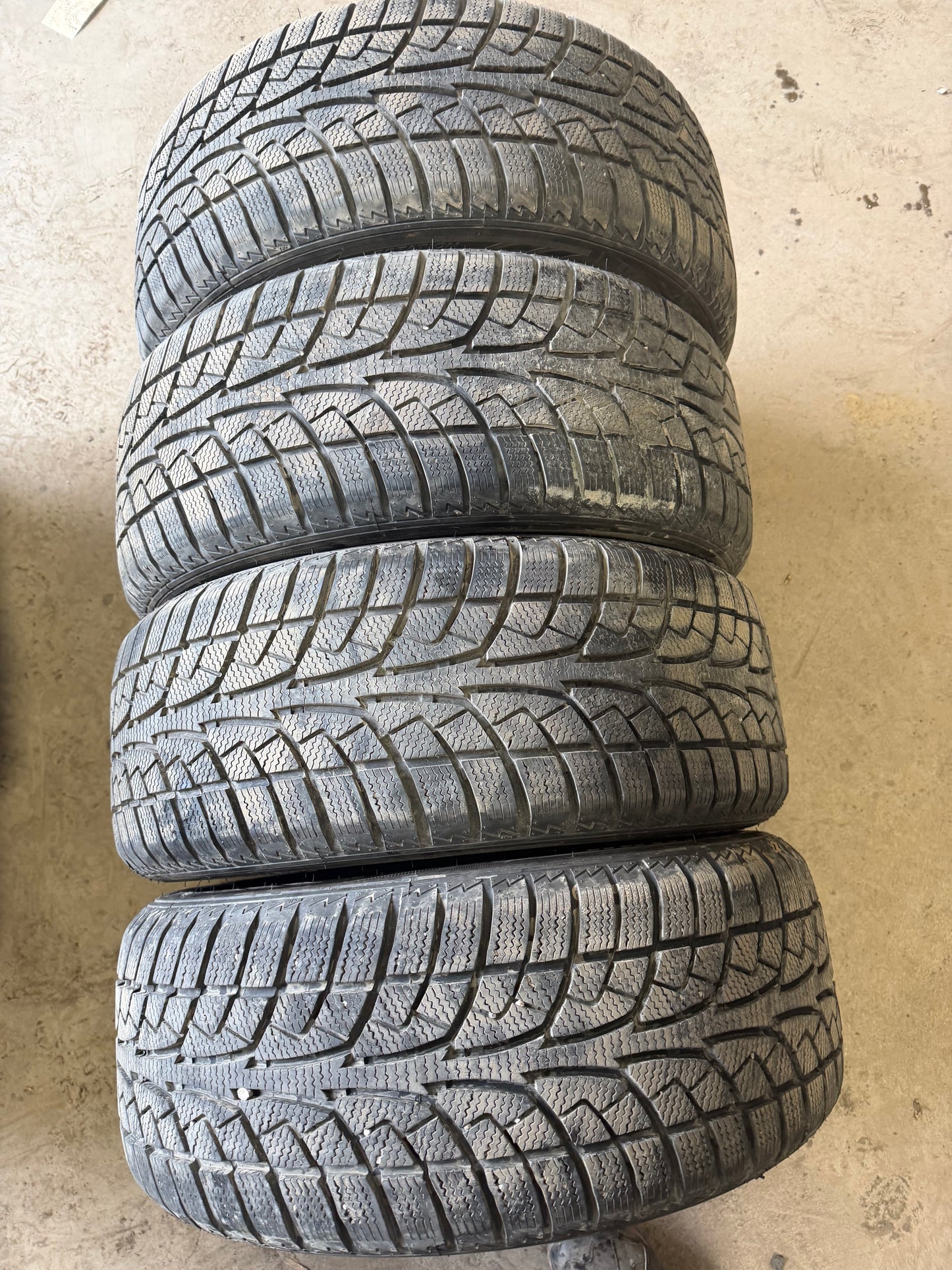 4 pneus d hiver 225/50r17 sailum a l état neuf
