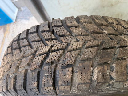 1 pneu d hier 195/65r15 sailum a l état neuf