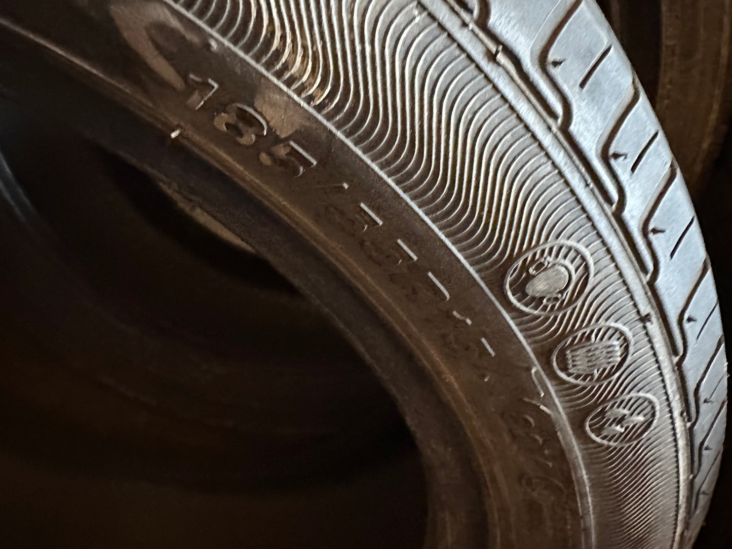 1 pneu d’été 185/55r15 rotalla en très bon état