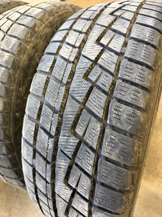 4 pneus d hiver 205/55r16 starfire en bon état
