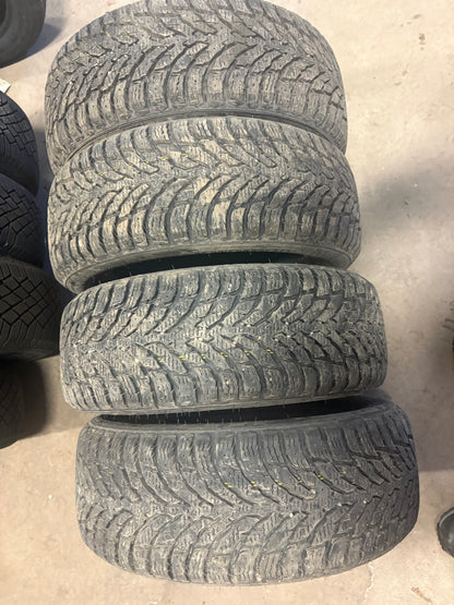 4 pneus d hiver 205/55r16 nokian a l état neuf