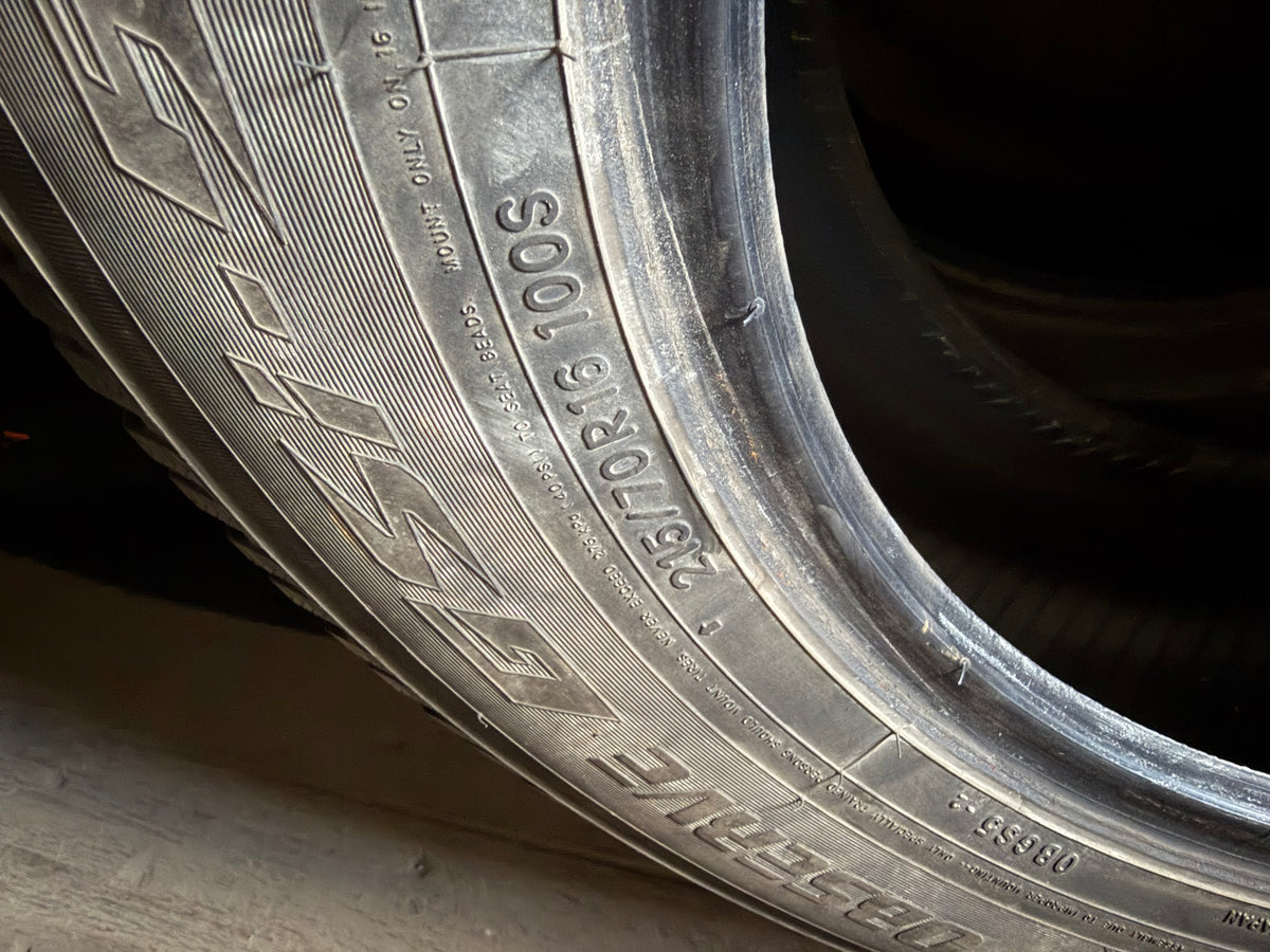 1 pneu d hiver 215/70r16 toyo en bon état