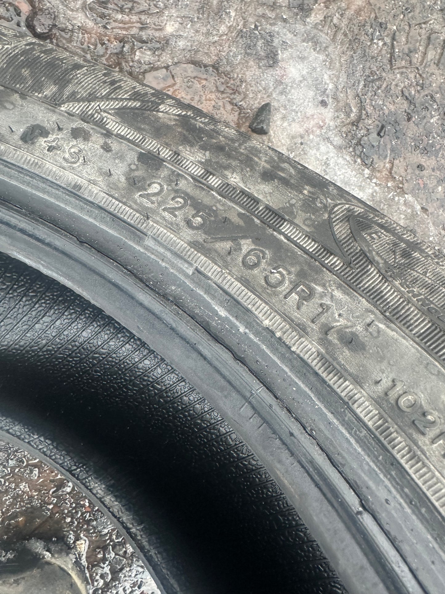 4 pneus d ete 225/65r17 good year