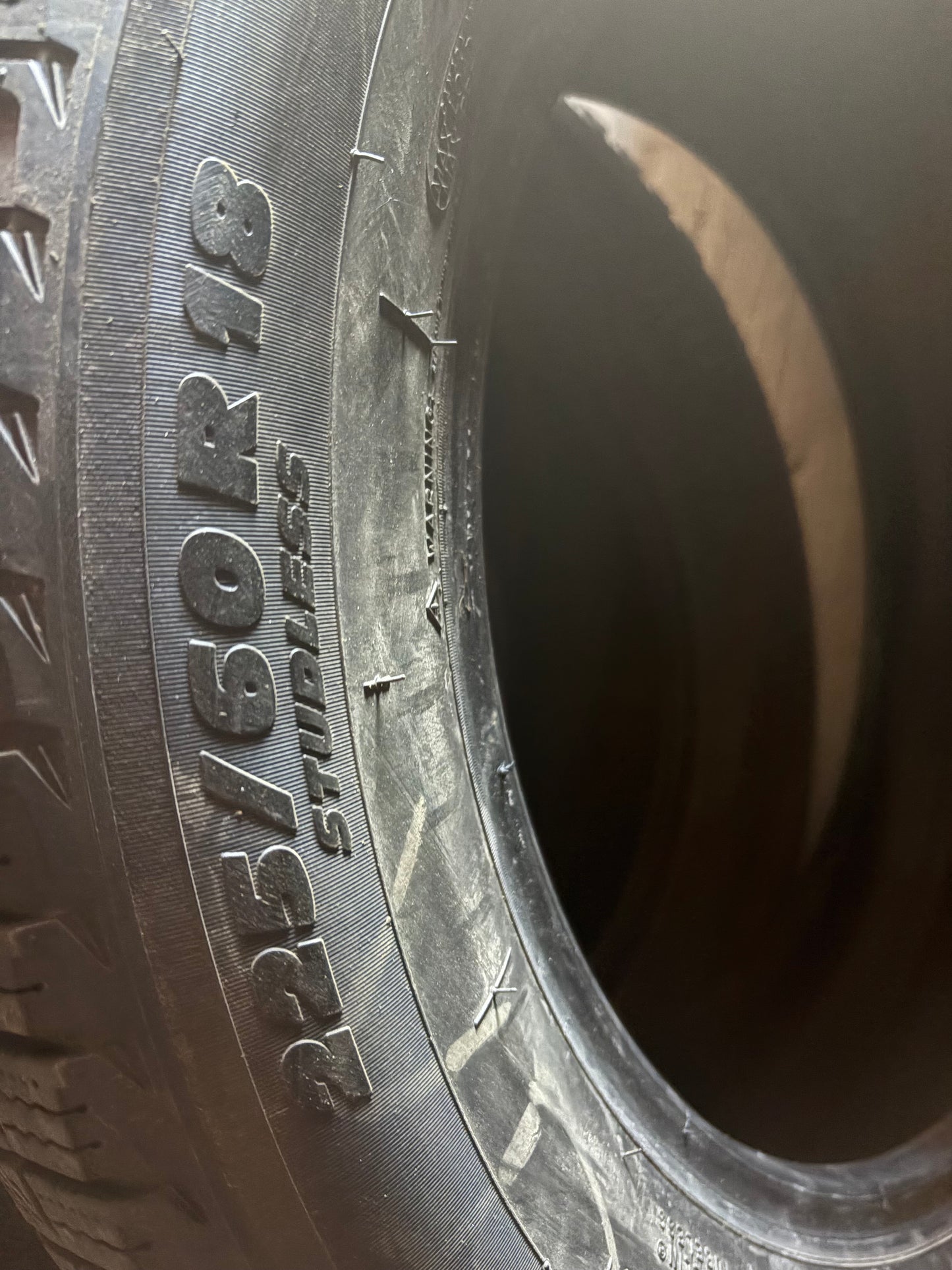 1 pneu d hiver 225/60r17 Michelin en bon état