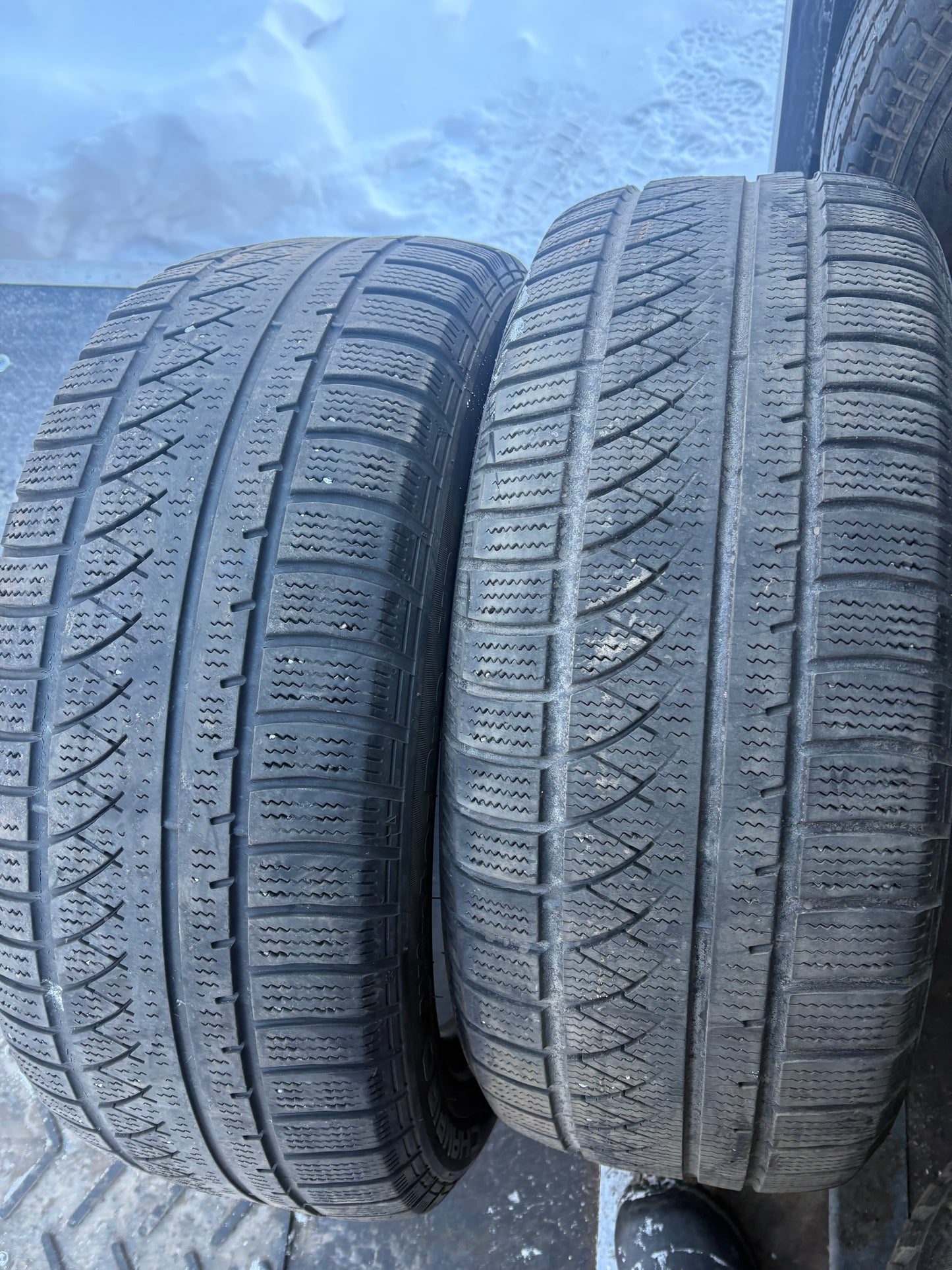 2 pneus d hiver 235/50r18 gt radial