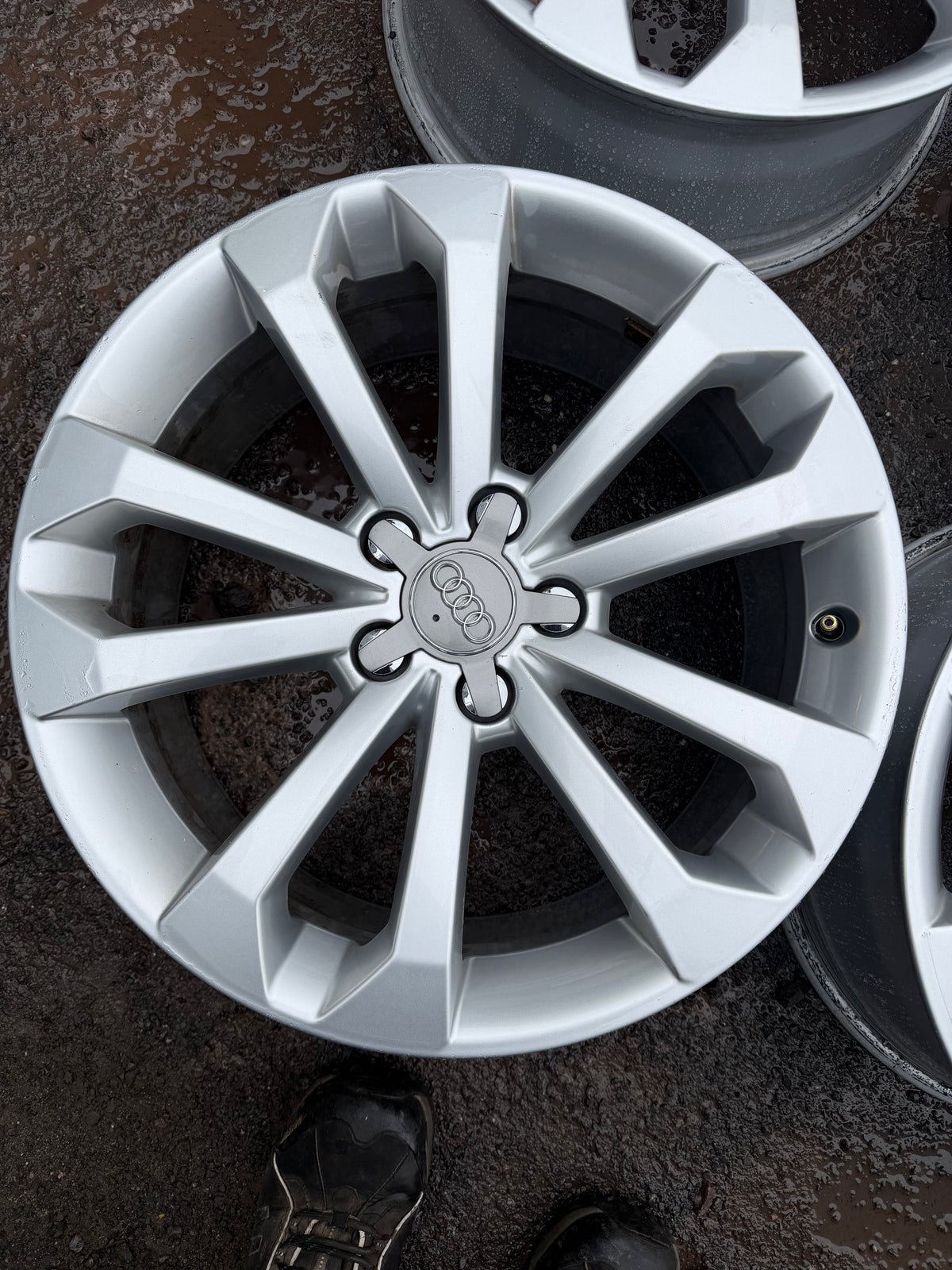 4 mags audi 18 pouces 5x112 a l état neuf