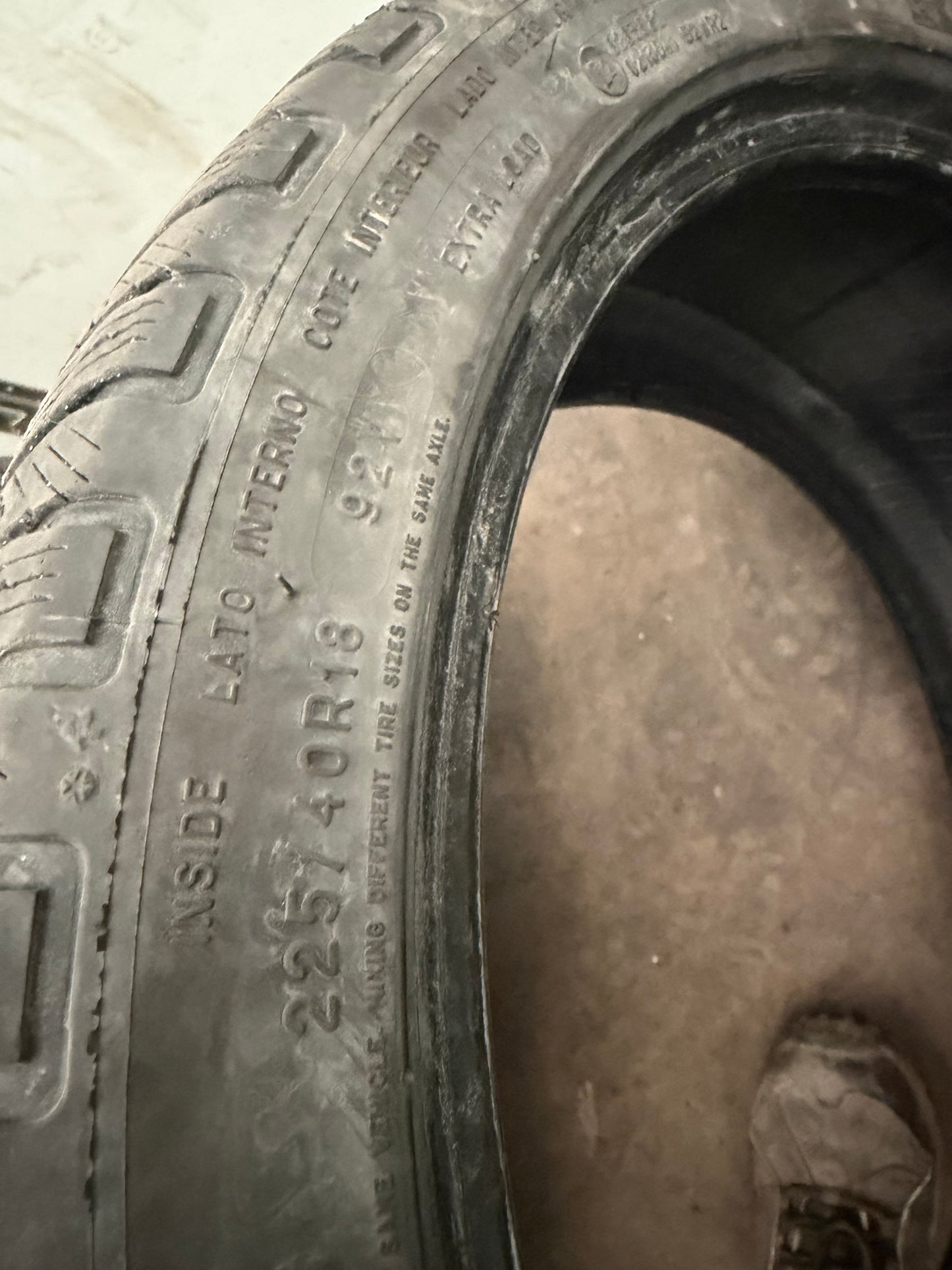 4 pneus d hiver 2x225/40r18 et 2x255/35r18 michelin