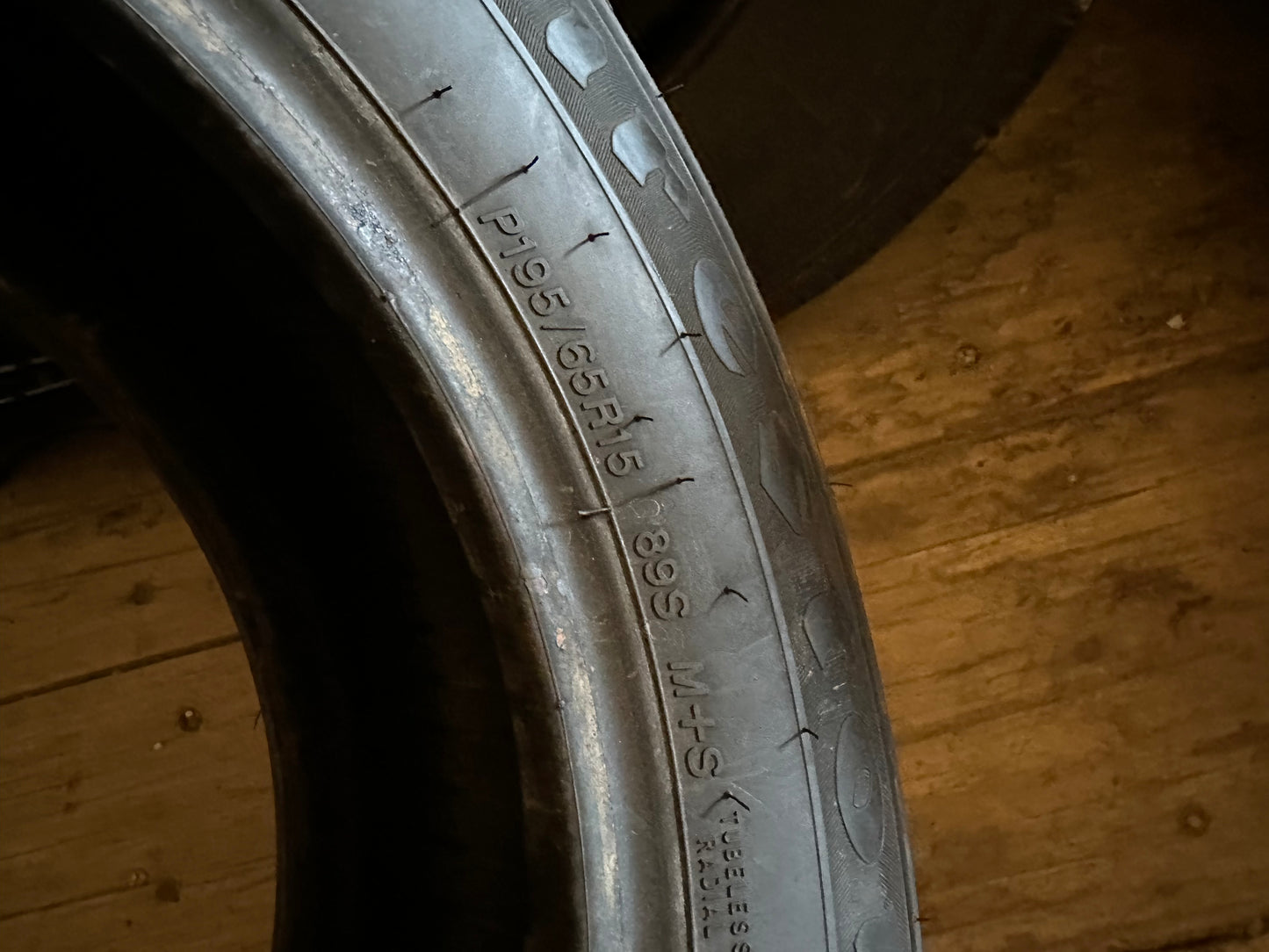 1 pneu d’été 195/65r15 firestone en très bon état