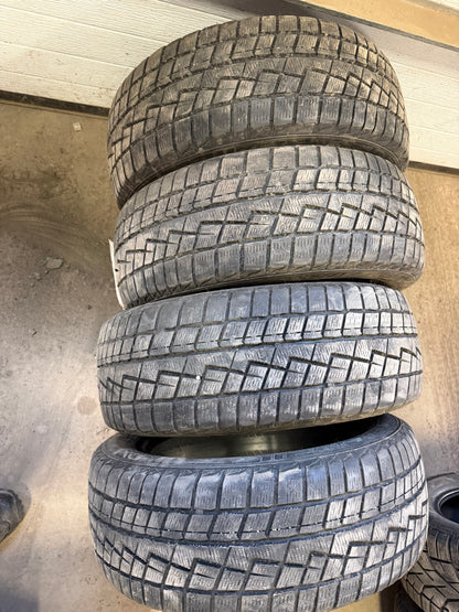 4 pneus d hiver 205/55r16 starfire en bon état