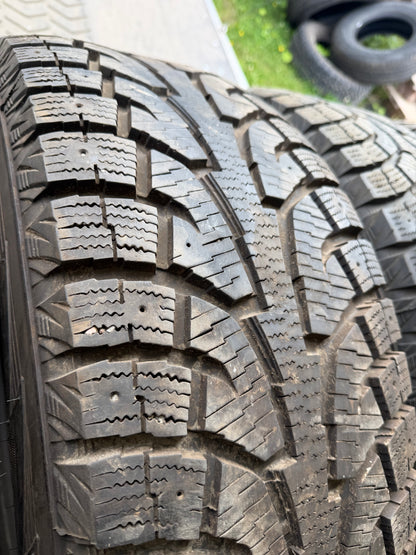 4 pneus d hiver 275/65r18 hankook en bon etat