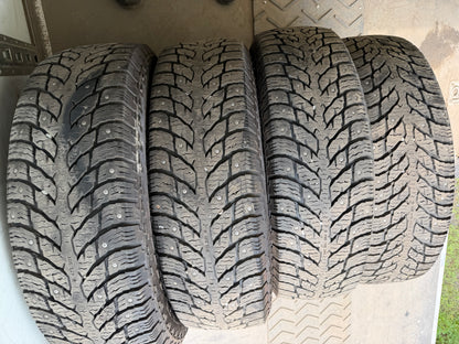 4 pneus d hiver lt 245/75r17 nokian a clous 10 plies en très bon état