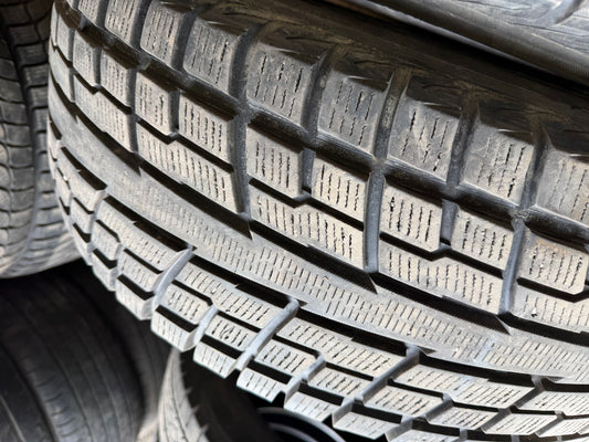 4 pneus d hiver 265/70r17 Yokohama a l etat neuf