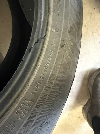 4 pneus d hiver 225/60r18 nokian en bon etat