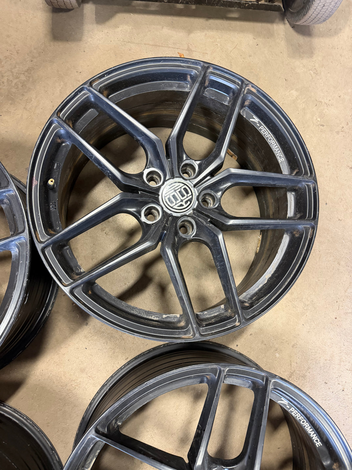 4 mags z performance 19 pouces 5x120 en bon état