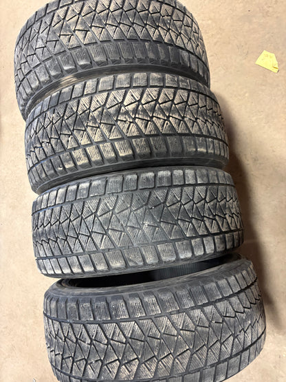 4 pneus d hiver 275/45r20 bridgestone en très bon état