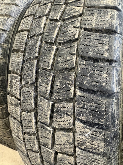 4 pneus d hiver 215/55r17 dunlop en tres bon état