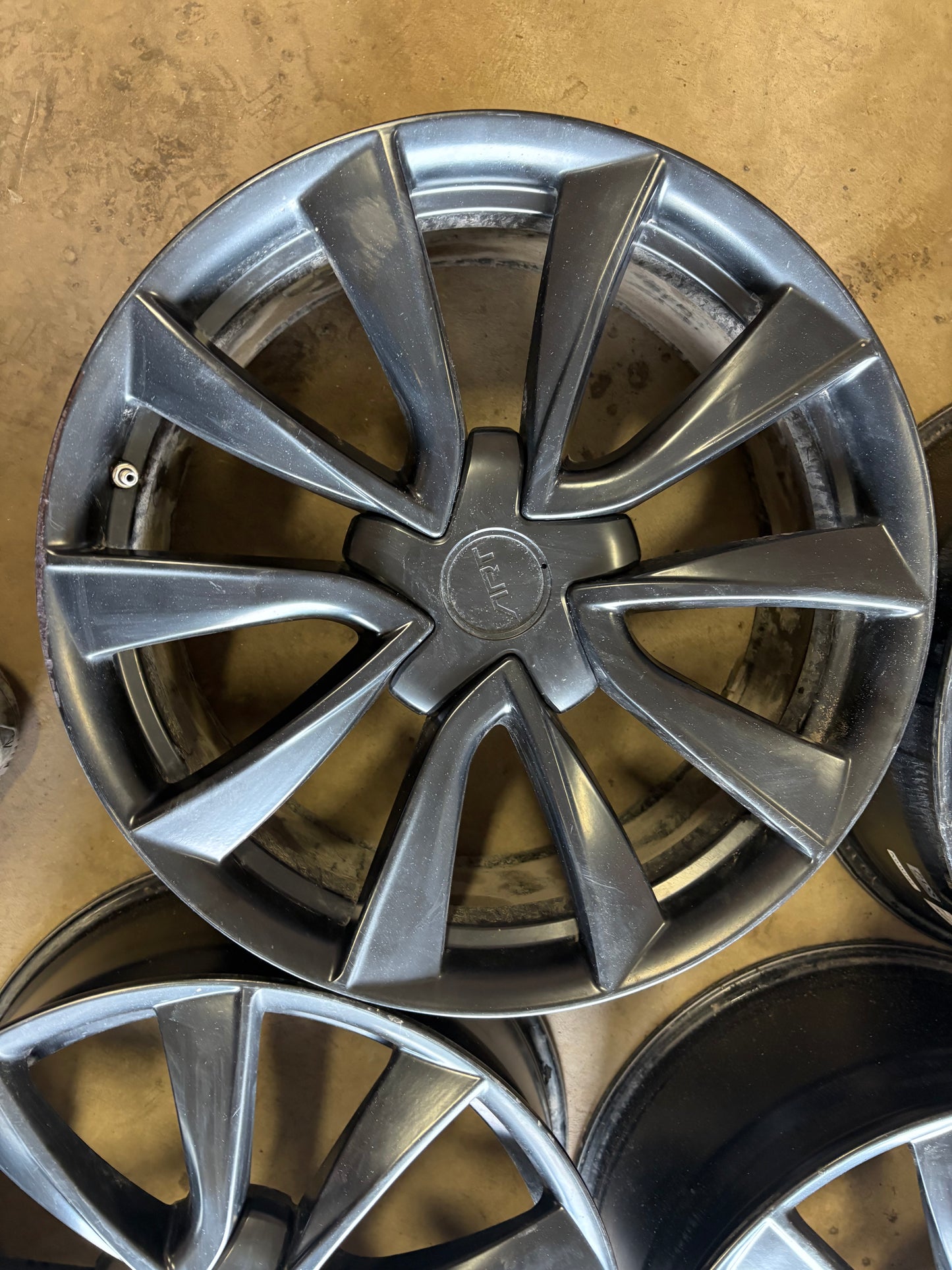 4 mags dai 19 pouces 5x114.3 avec capteur pour tesla