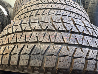 4 pneus d hiver neufs 215/60r16 Bridgestone en liquidation