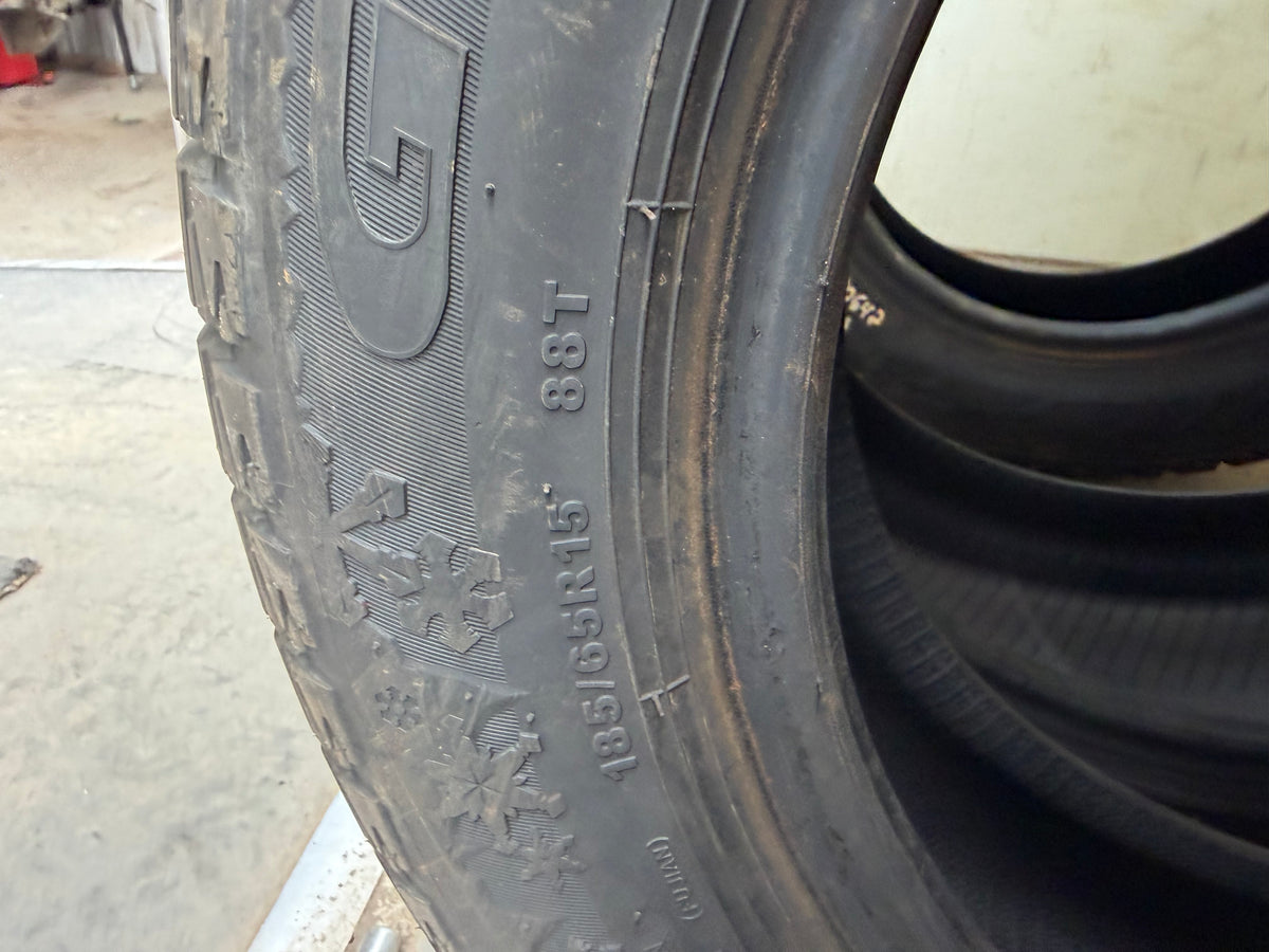 1 pneu d hiver 185/65r15 gt radial a l état neuf